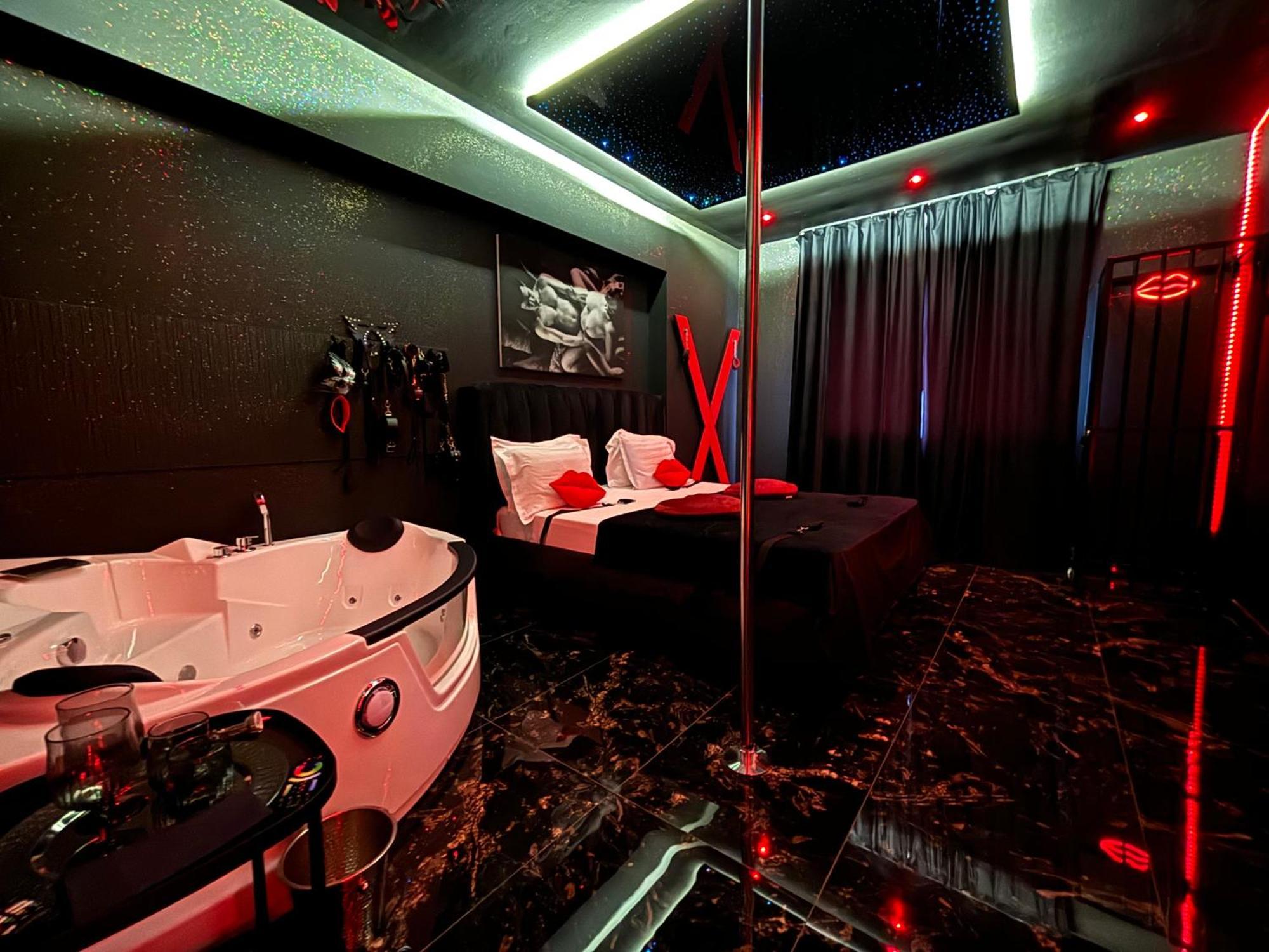 Romeo Nights - - Adults Only 3* Bucarest