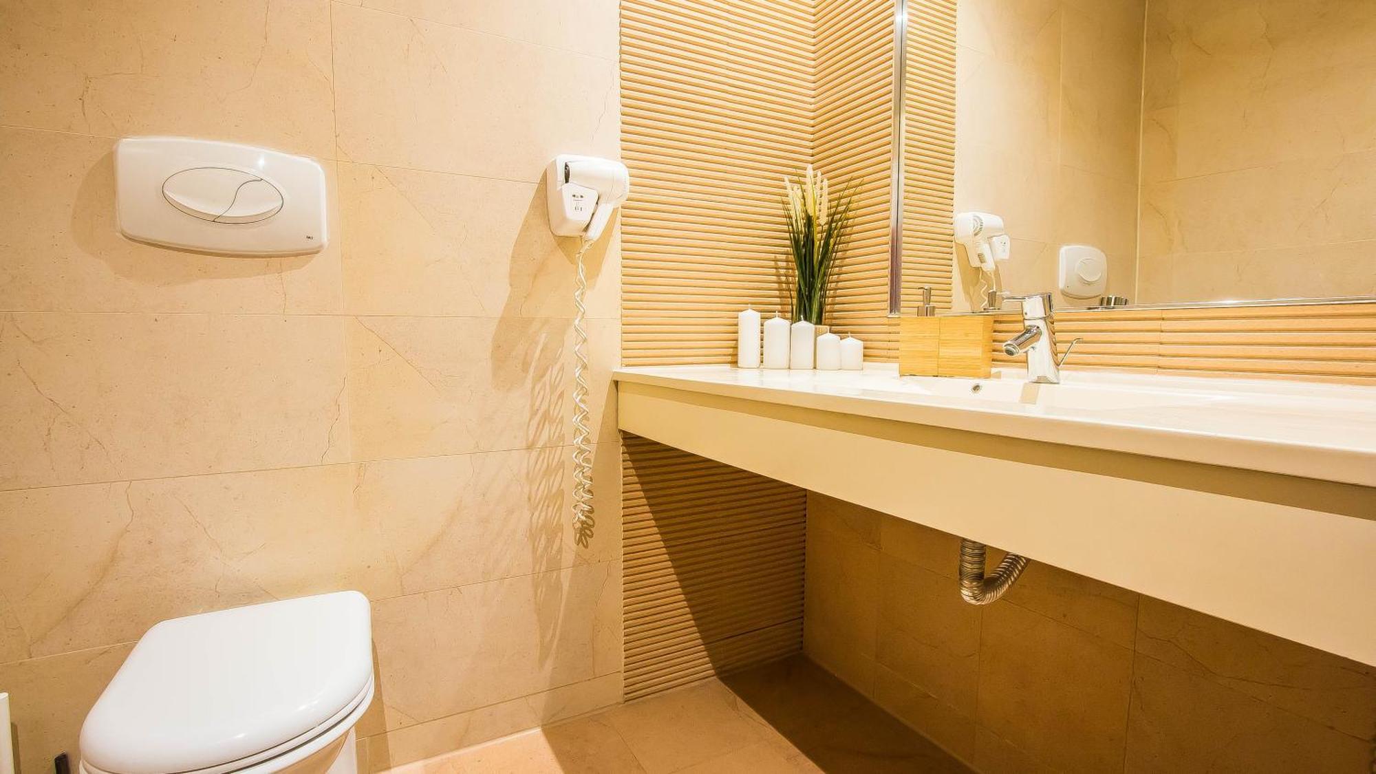 Love hotel Romeo Nights - - Adults Only